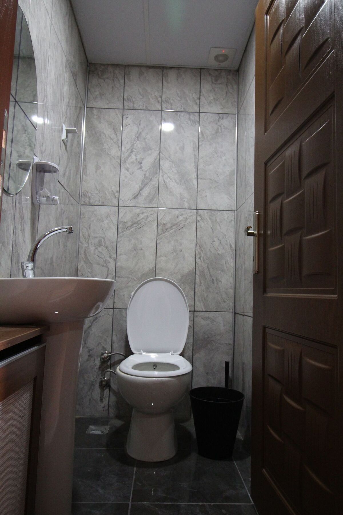 Deeps Hostel Eskişehir Buitenkant foto
